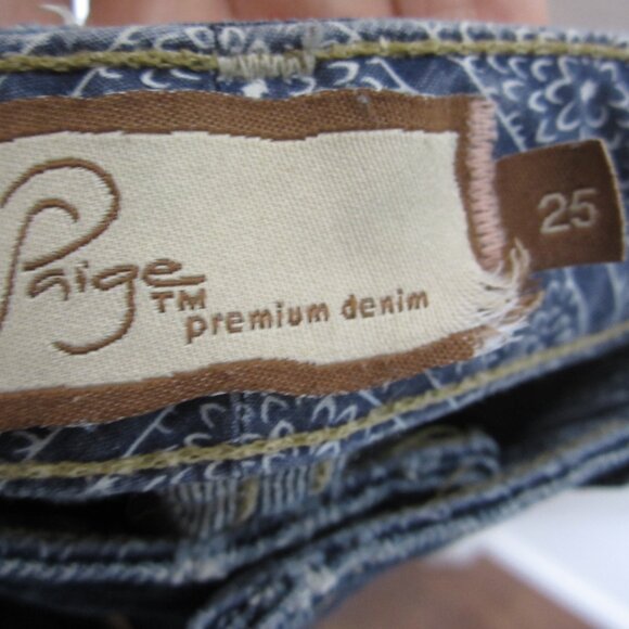 Paige Laurel Canyon EUC Size 25 x 31Bootcut Boot Cut Jeans Distressed - Picture 8 of 9